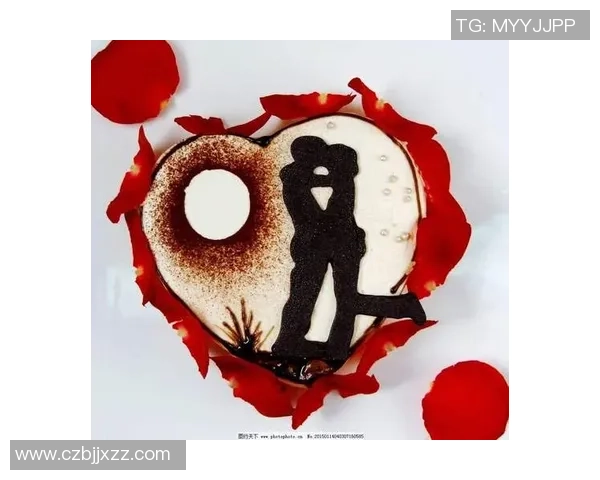 足球球星情侣蛋糕创意设计甜蜜呈现梦想与爱心的完美结合 足球球星情侣蛋糕创意设计甜蜜呈现梦想与爱心的完美结合