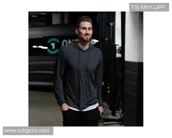 足球球星西服入场引领时尚潮流 彰显个人风格与运动精神的完美结合